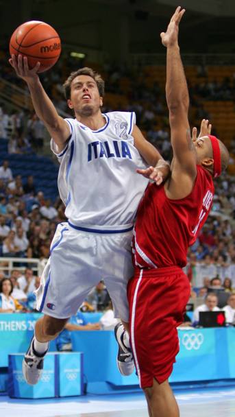 Massimo Bulleri contro Portorico all’Olimpiade di Atene 2004 (Reuters)